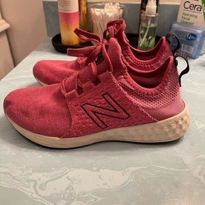 New Balance pink tennis shoes, size 7.5